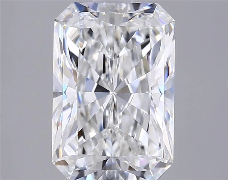 2.37ct Radiant Lab Grown Diamond (Colour E, Clarity VVS1, IGI Certified)
