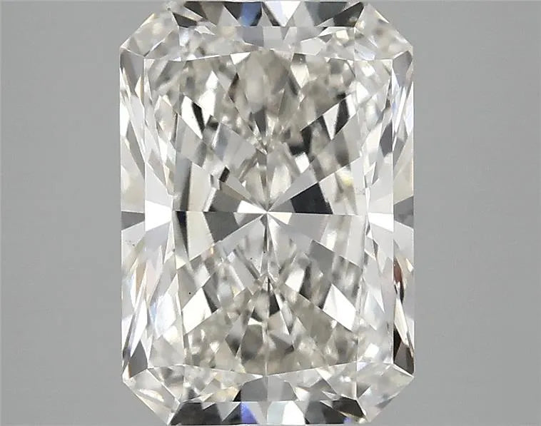 2.96ct Radiant Lab Grown Diamond (Colour G, Clarity VS2, IGI Certified)