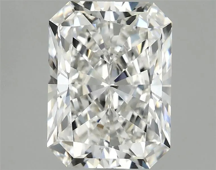 3.03ct Radiant Lab Grown Diamond (Colour G, Clarity VVS2, IGI Certified)