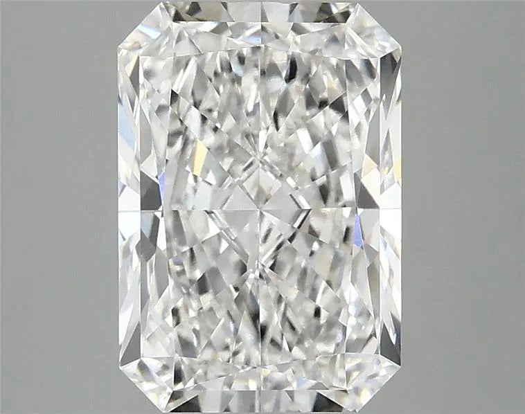 3.10ct Radiant Lab Grown Diamond (Colour E, Clarity VVS2, IGI Certified)