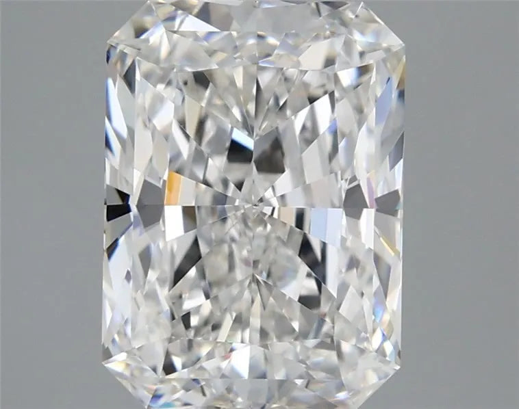 3.58ct Radiant Lab Grown Diamond (Colour E, Clarity VVS1, IGI Certified)