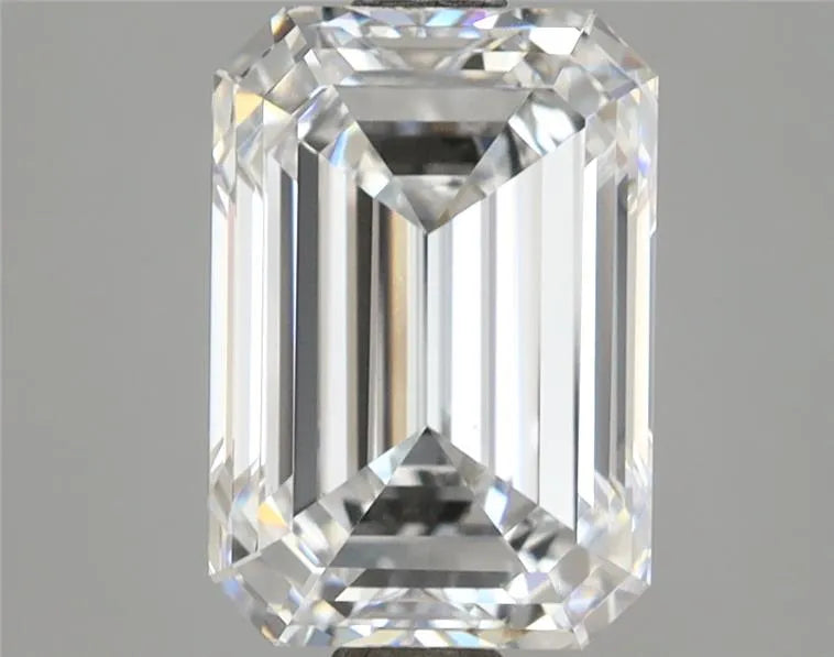 3.85ct Emerald Lab Grown Diamond (Colour D, Clarity VVS1, IGI Certified)