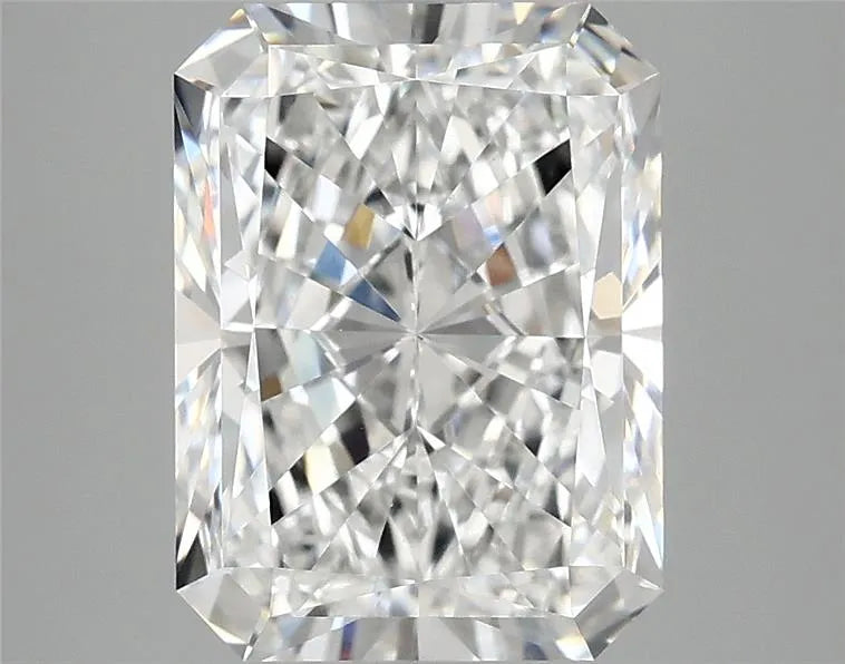 4.02ct Radiant Lab Grown Diamond (Colour E, Clarity VS1, IGI Certified)