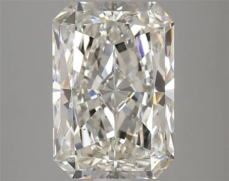4.05ct Radiant Lab Grown Diamond (Colour G, Clarity SI1, IGI Certified)