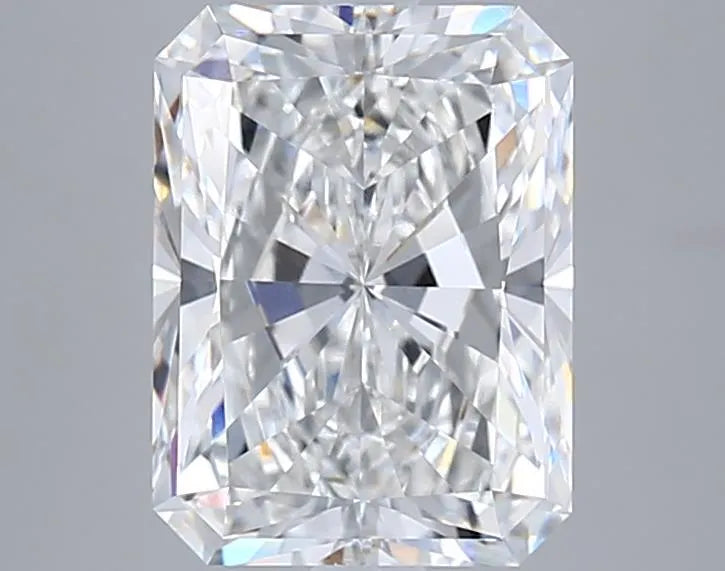 4.07ct Radiant Lab Grown Diamond (Colour F, Clarity VVS2, IGI Certified)
