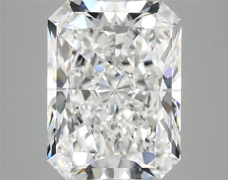 4.09ct Radiant Lab Grown Diamond (Colour D, Clarity VVS2, IGI Certified)