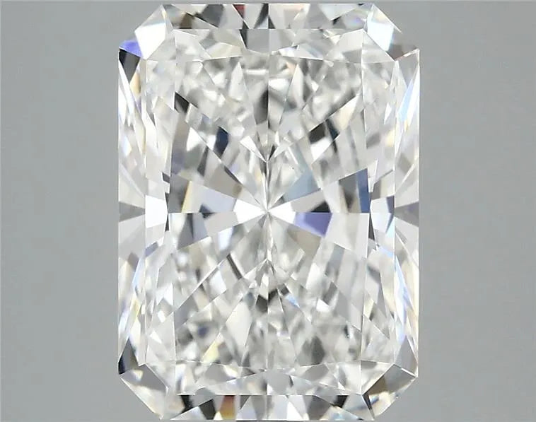 4.20ct Radiant Lab Grown Diamond (Colour E, Clarity VVS2, IGI Certified)