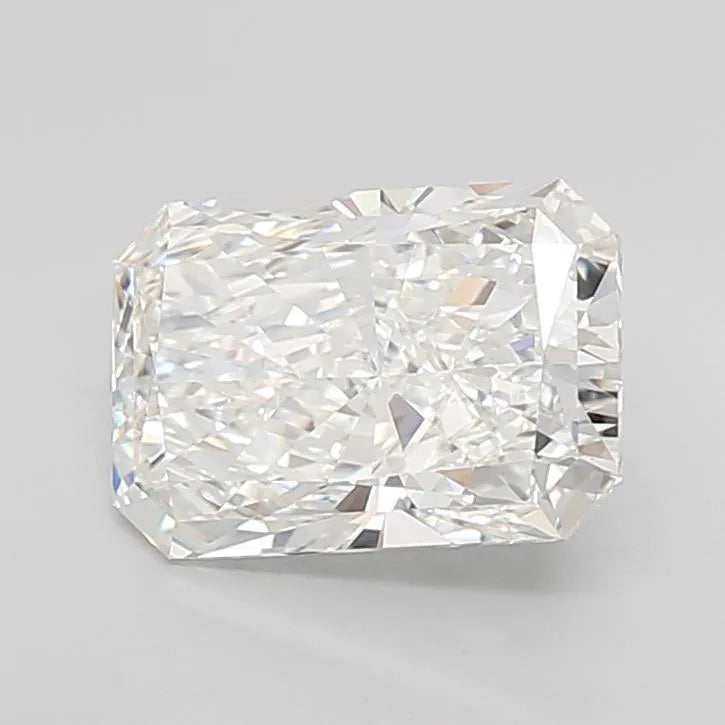 4.53ct Radiant Lab Grown Diamond (Colour G, Clarity VVS2, IGI Certified)