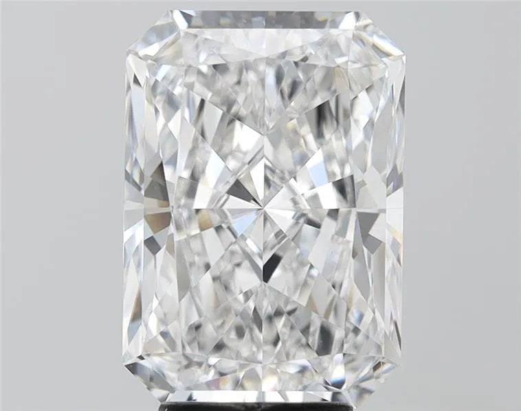 5.05ct Radiant Lab Grown Diamond (Colour E, Clarity VVS2, IGI Certified)